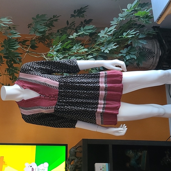 Short dress - Picture 2 of 4